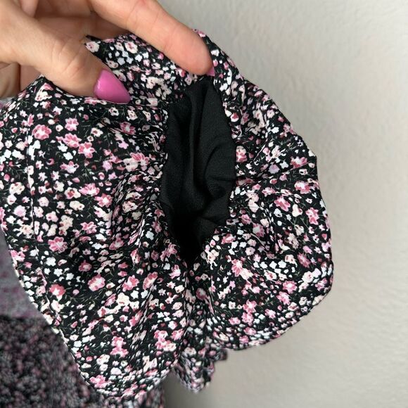 THML Floral Keyhole Peasant Top - Picture 3 of 6